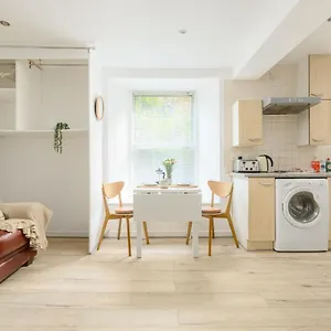 Near Usher Hall & Castle Apartment