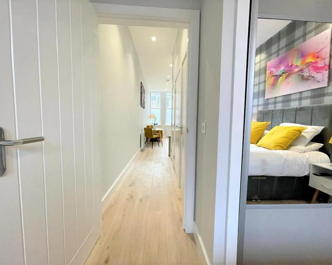 Apartment Ferienwohnung Chic, Newly Reno'D 1 Bed Open Plan, Nr The Meadows EDI
