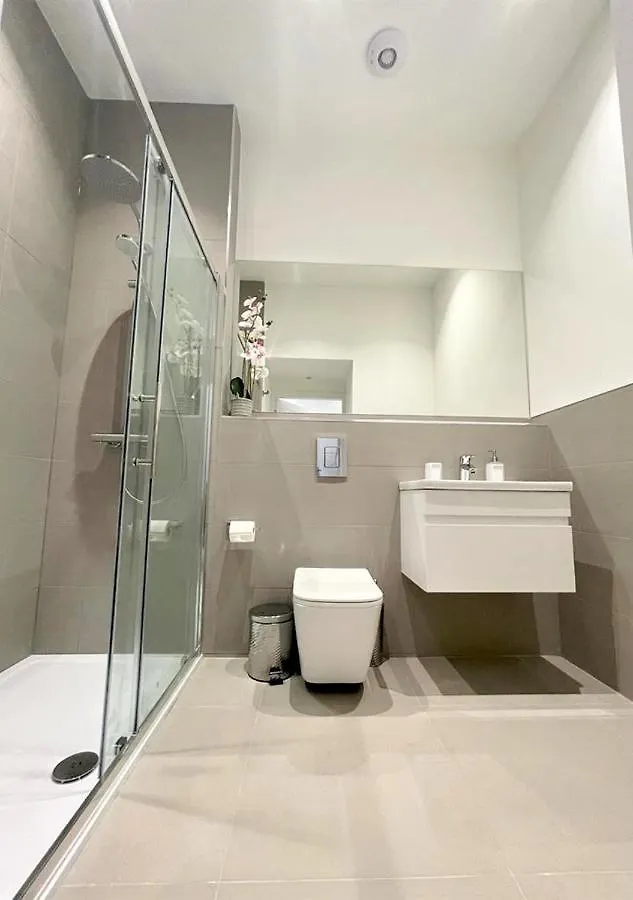 Ferienwohnung Chic, Newly Reno'D 1 Bed Open Plan, Nr The Meadows EDI Großbritannien