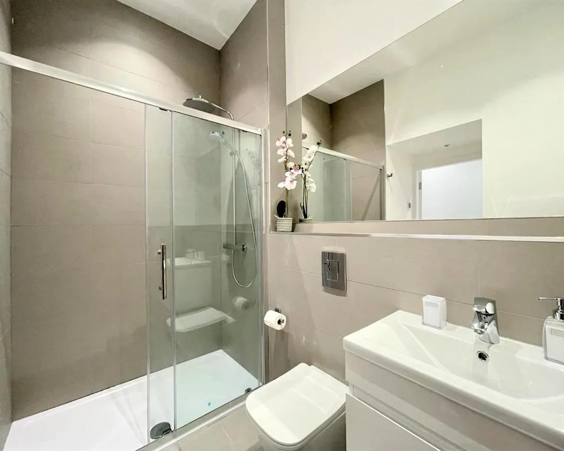 Apartamento Chic, Newly Reno'D 1 Bed Open Plan, Nr The Meadows Edimburgo 0*,